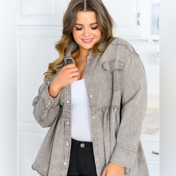 Earl Grey Button Up Long Sleeve Top Pearl Snap Shacket Medium NWT - Picture 14 of 14